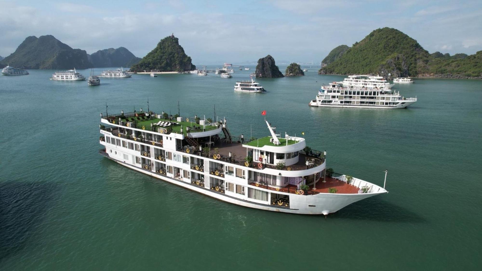 Halong Aquamarine Royal Cruise Hotel Ha Long Buitenkant foto